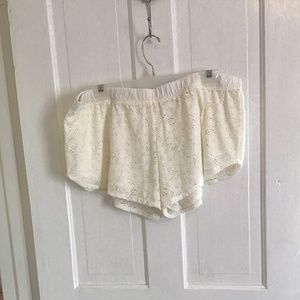 Jasmine & Ginger Cream, lace shorts. Size XL